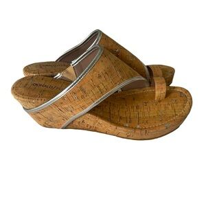 Donald Pliner Gyer Cork Toe Ring Wedge Sandal. Silver Accent size 9.5.